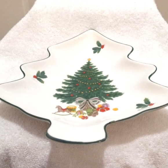 Mikasa Heritage Cabob Christmas Story Tree Dish - Picture 5 of 5